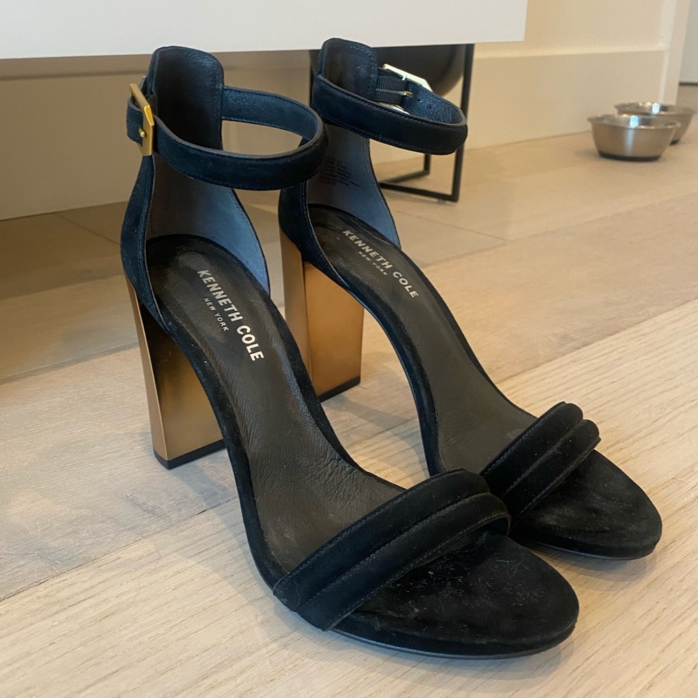 Kenneth Cole black suede gold heels